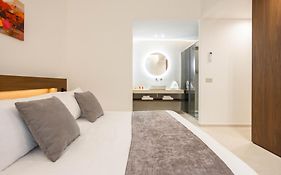 Nora'S Suites